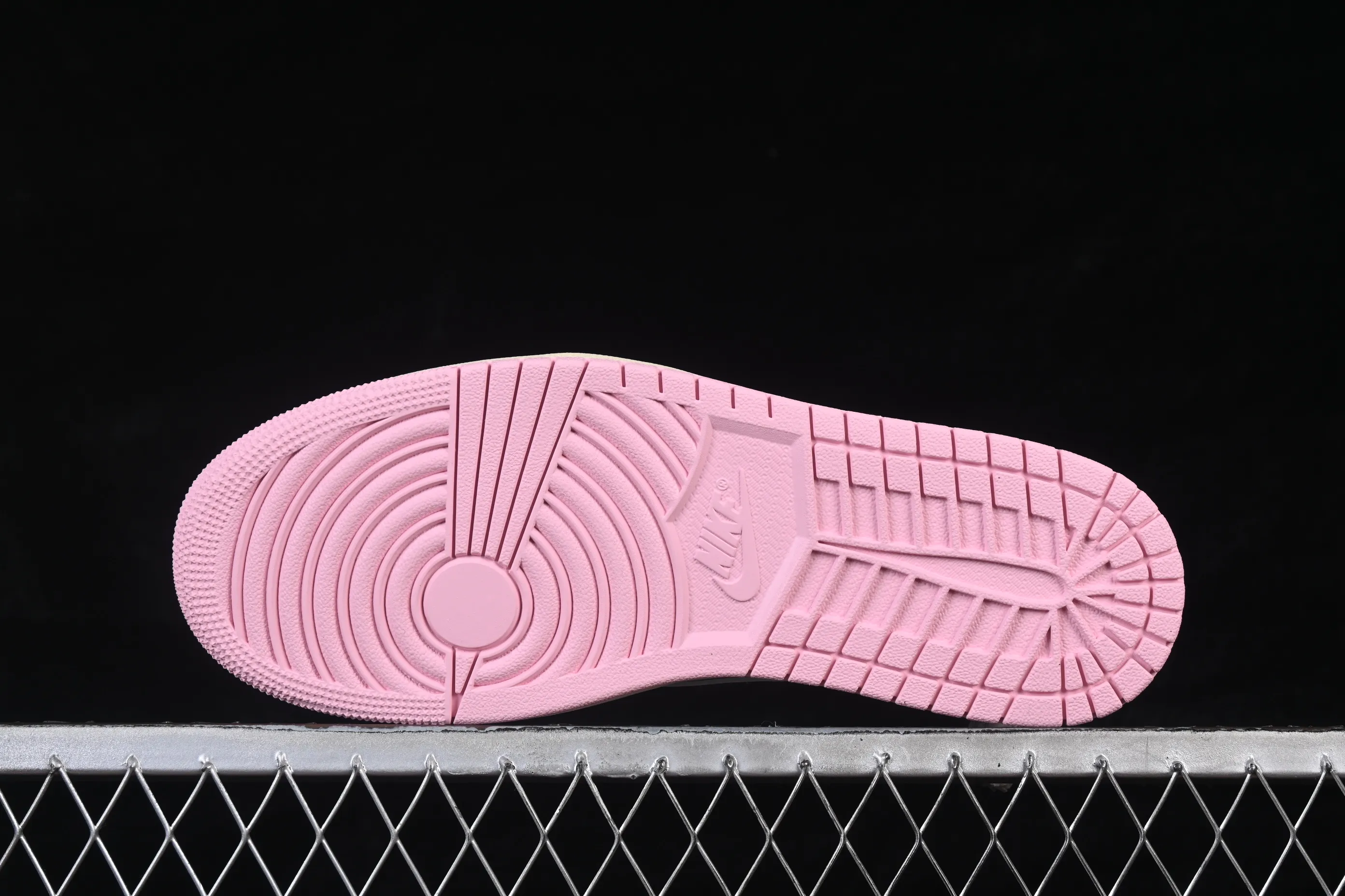 All Categories Air Jordan Jordan Series Basketball Shoes Air Jordan 1 Low Foreign Trade Version Travis Scott x Air Jordan 1 Low OG AJ1 Joe 1 Joint Undercut IQ7604-100